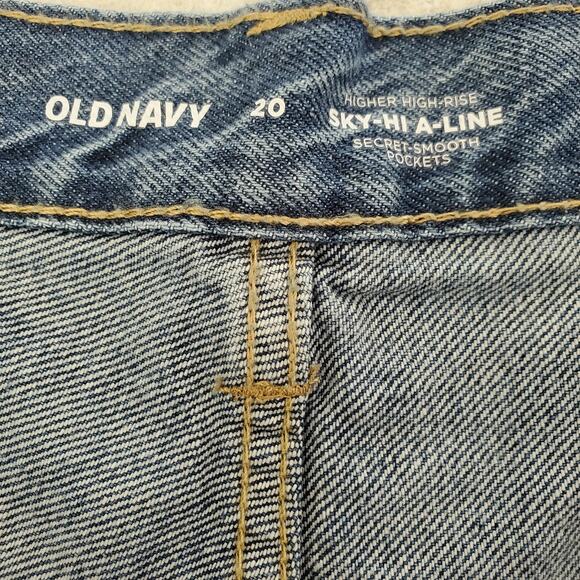 Old Navy Sky-hi A-line Jean Shorts Raw Hem Medium Blue Wash Size 20 - Picture 6 of 10